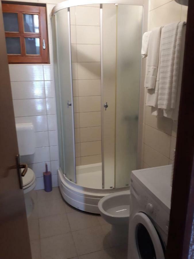 Apartman Grospic 2 Cesarica Zewnętrze zdjęcie